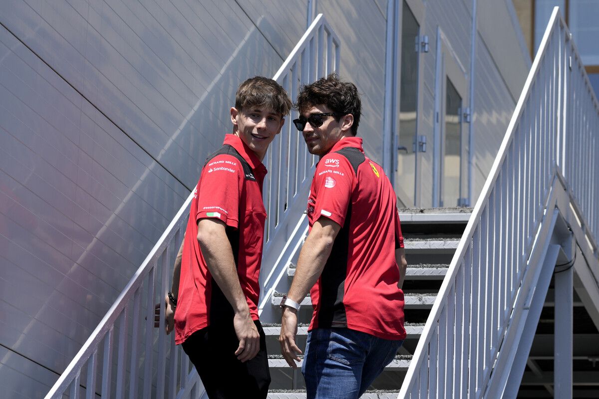 Die Ferrari-Fahrer Charles (r.) und Arthur Leclerc waren das erste Brüderpaar in einer Session der Königsklasse.⇒AP