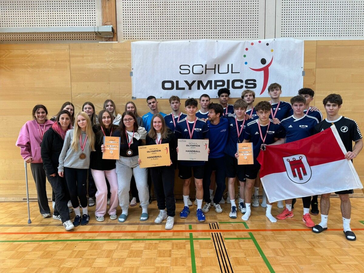 Die Mädchen und Burschen der Handelsakademie Bregenz bei den Schul Olympics im Handball der Oberstufe belegten bei der Bundesmeisterschaft in Telfs die Ränge zwei und drei. ⇒Schulsport Vorarlberg