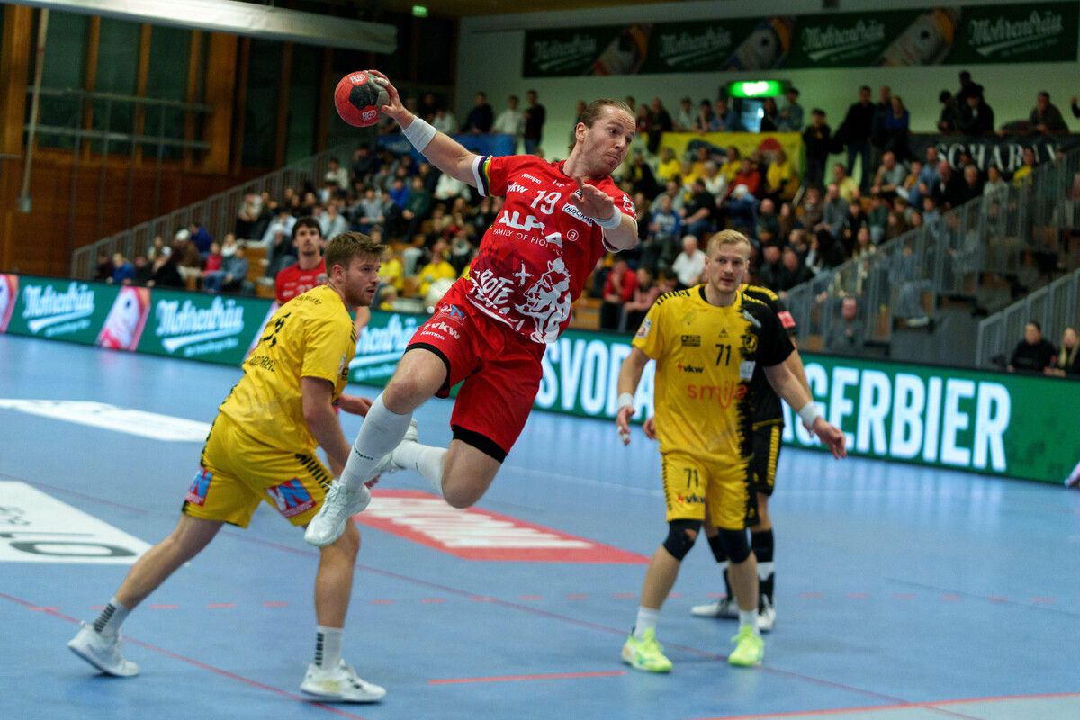 Durch den Einzug ins Achtelfinale des ÖHB-Cup verkürzt sich die Weihnachtspause von Kapitän Nico Schnabl und dem Alpla HC Hard um zumindest eine Woche.⇒VN/STiplovsek
