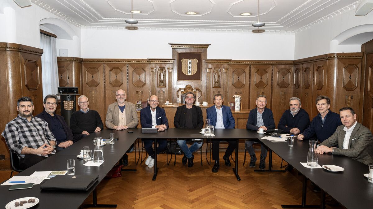 Es wird zweimal jährlich ein Treffen geben, bei dem jeweils eine andere Religionsgemeinschaft einlädt. Das nächste Treffen ist bereits für April 2025 geplant. ⇒Stadt