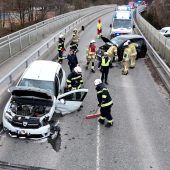Unfall auf Brücke