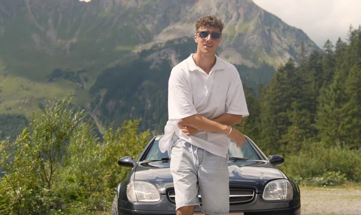 Fourcy hat auch Musikvideos zu seinen Songs gedreht. ⇒Sieberer