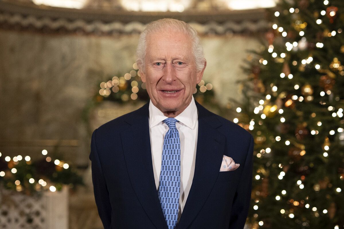 Für seine Weihnachtsansprache wählte Charles III. die Fitzrovia Chapel.⇒AP