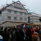 „Herbergssuche“ als Markt-Kulisse