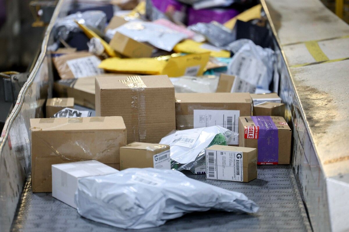 Hohes Paketaufkommen: Im Verteilerzentrum in Opa Locka, Florida, werden zur Weihnachtszeit jeden Tag etwa 65.000 Pakete verschickt. AFP