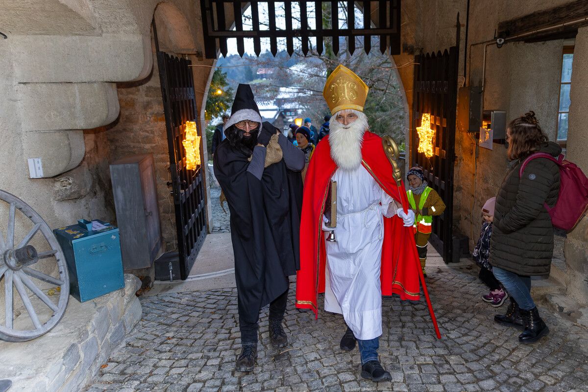 Kommenden Samstag kommt der Nikolaus aufs Schloss. ⇒DigitalTeam Wolfurt