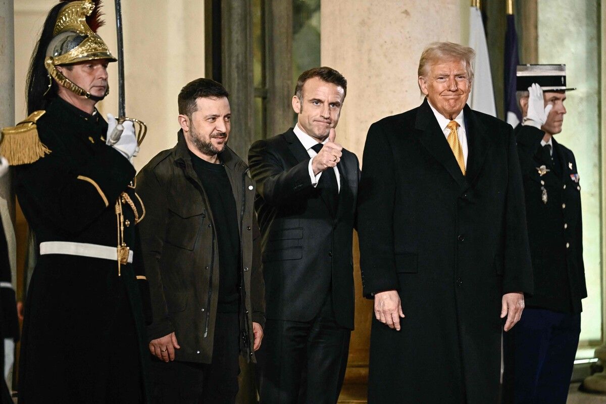 Macron, Trump und Selenskyj trafen sich vor der Zeremonie.