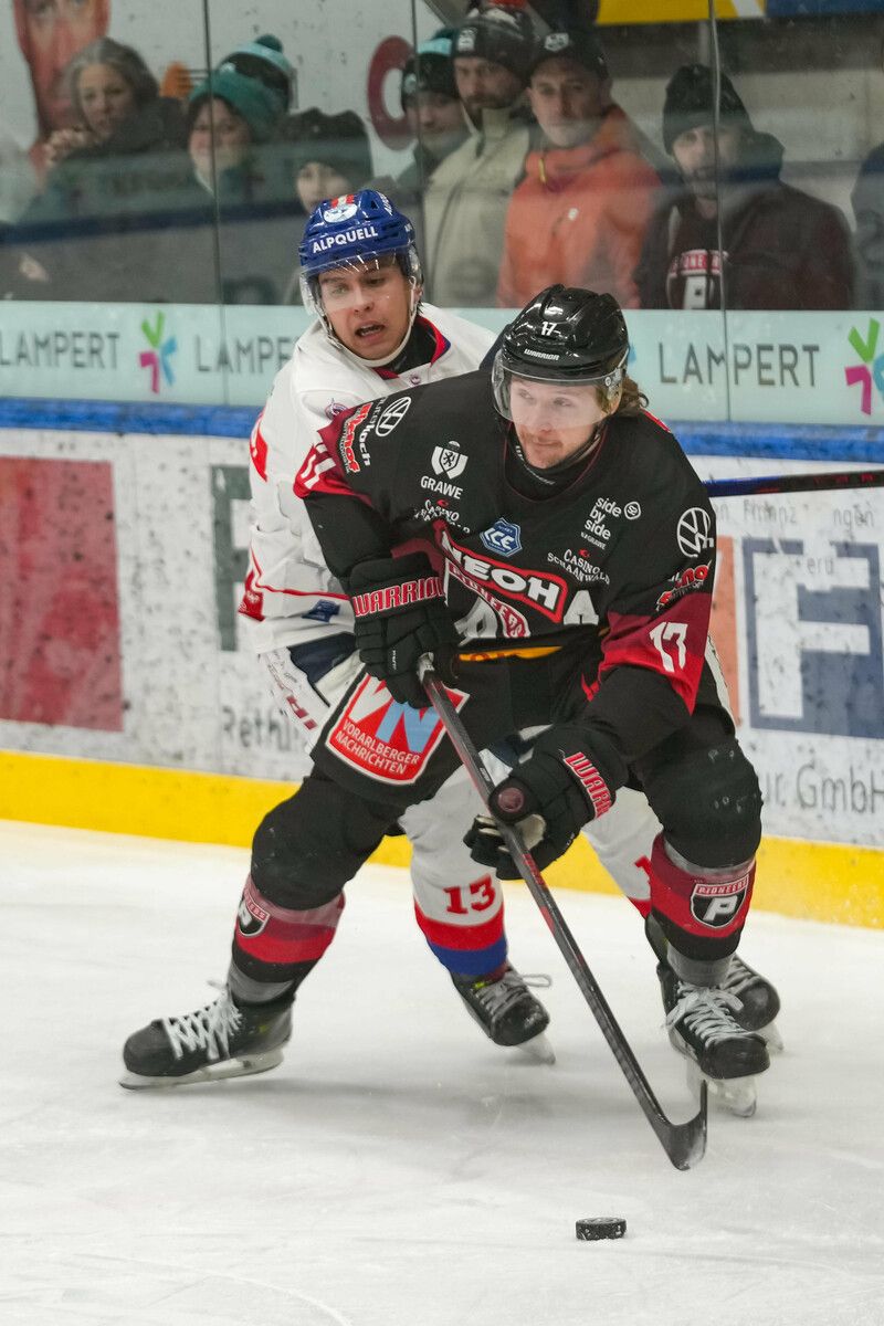 Oliver Cooper durfte nach dem Spiel wie seine Kollegen mit den Fans feiern.