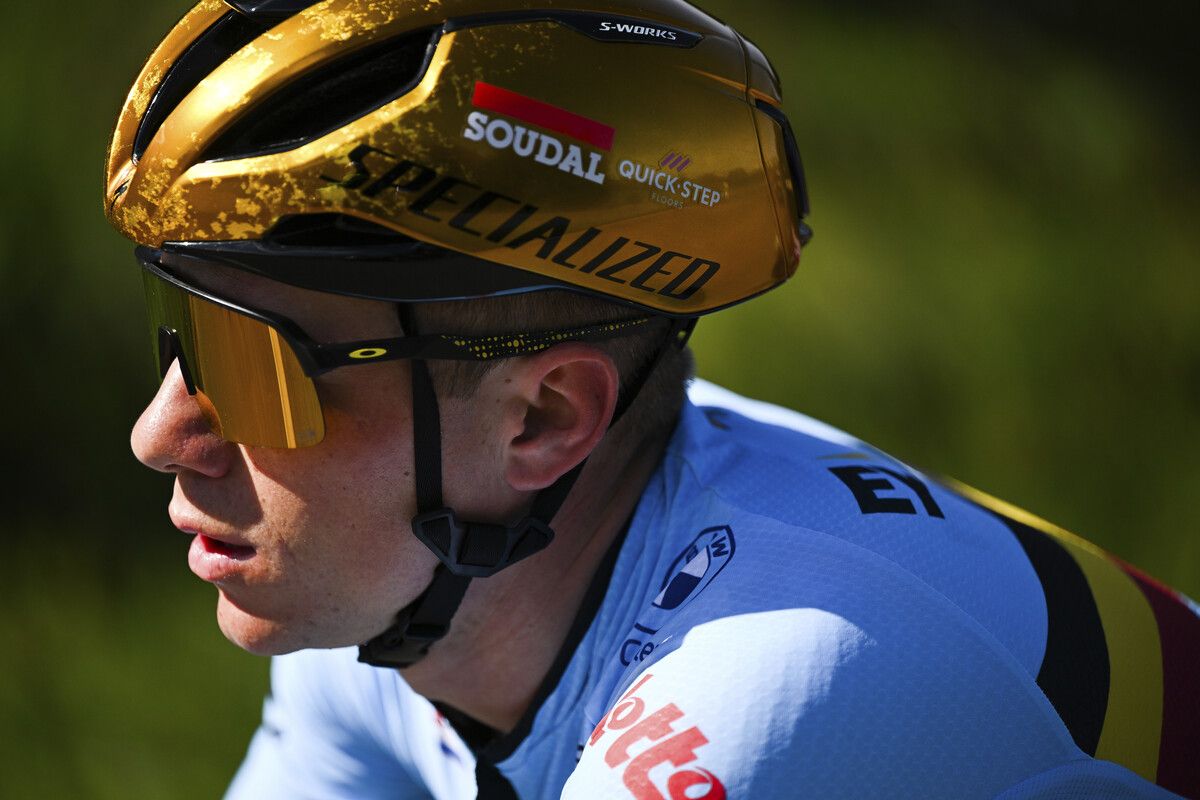 Remco Evenepoel wollte einen Postbus überholen, als es zum Unfall kam.⇒ap