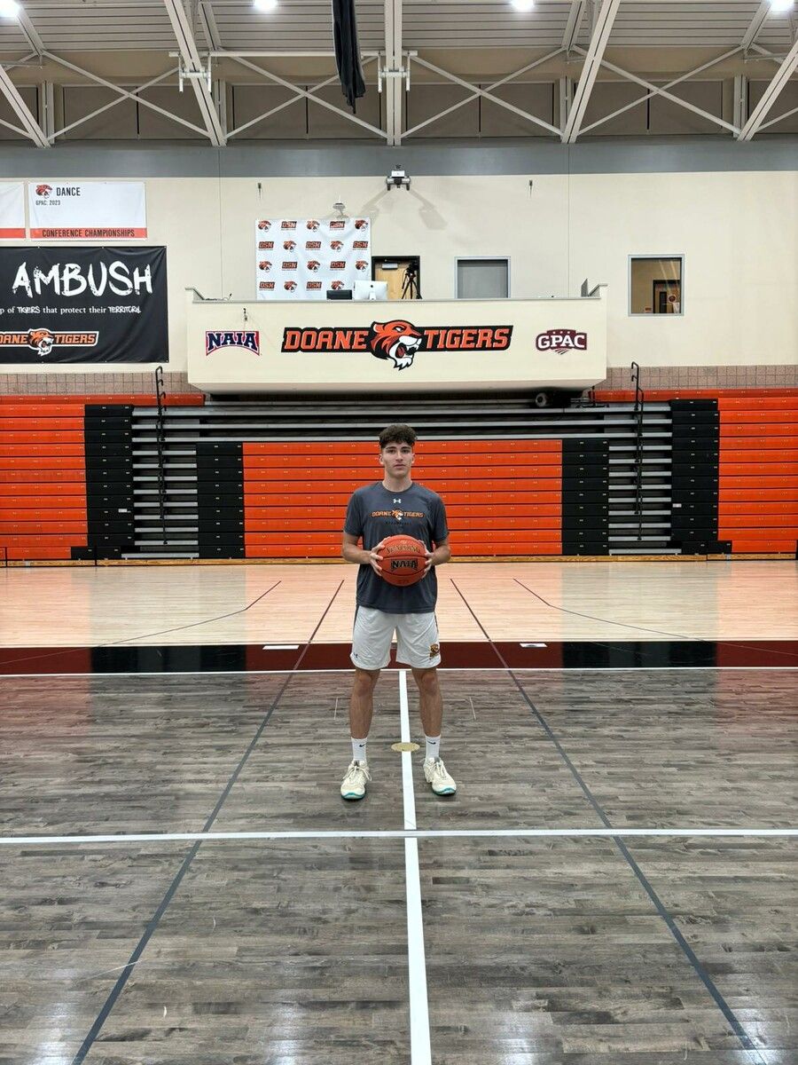 Sebastian Münst spielt für die Doane Tigers College-Basketball.⇒VN