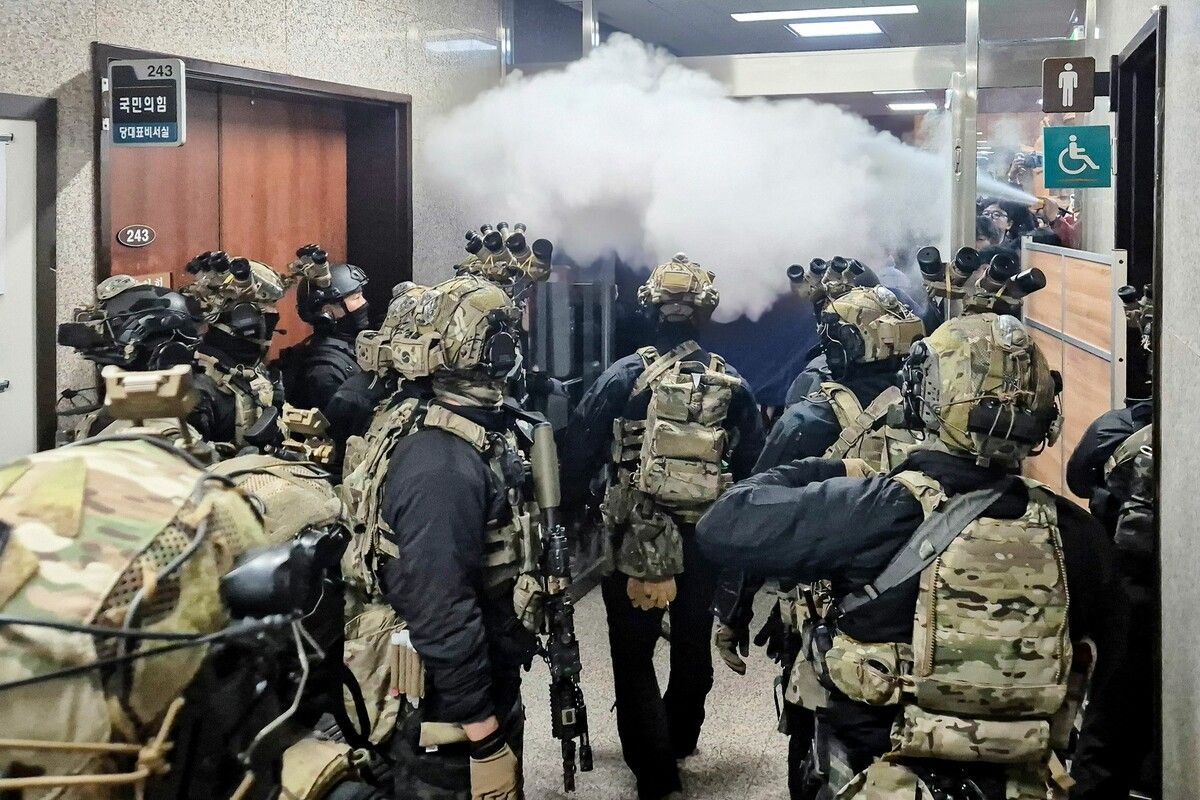 Soldaten versuchten am späten Abend, das Parlament aufzulösen.⇒Yonhab/AFP