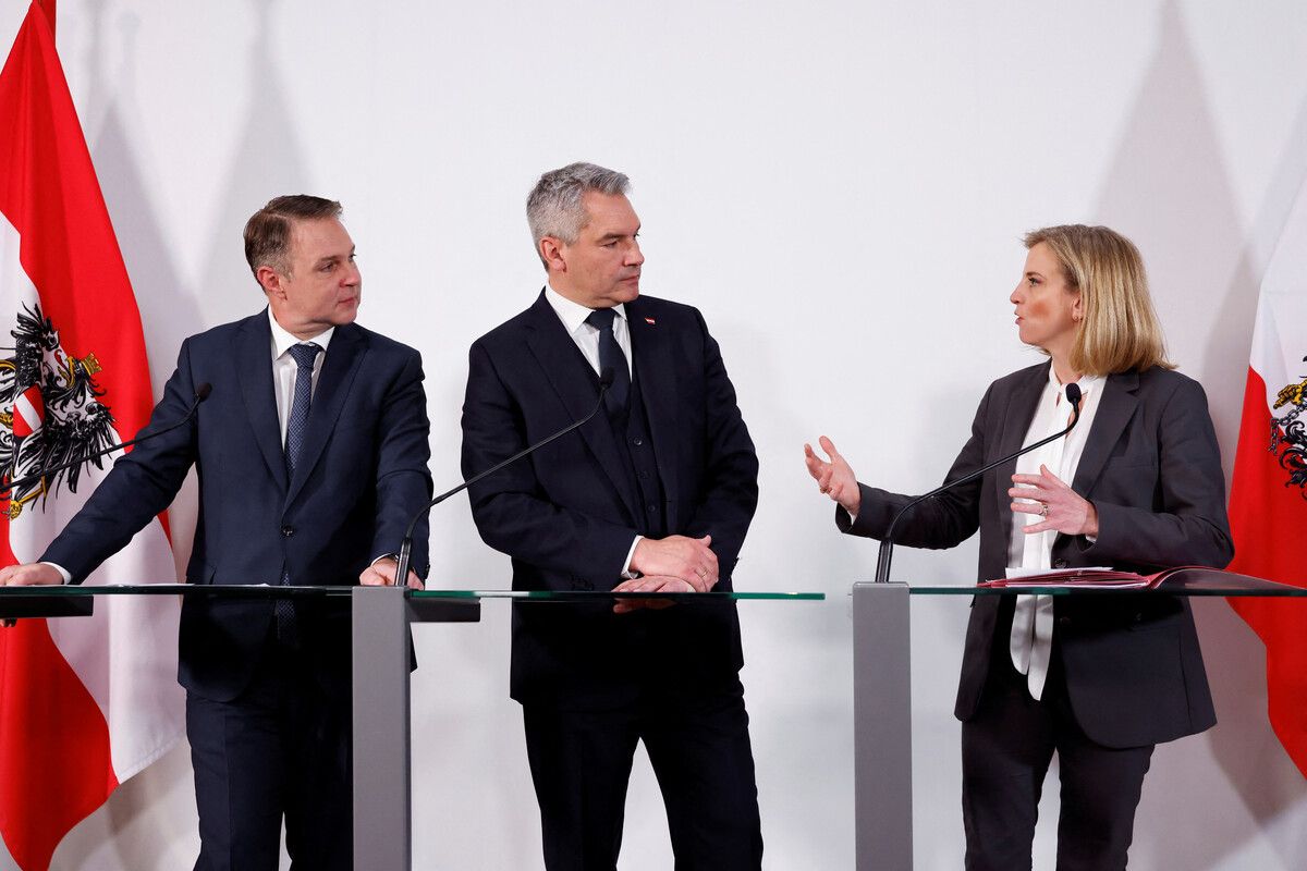 SPÖ-Chef Andreas Babler, ÖVP-Chef Karl Nehammer und Neos-Chefin Beate Meinl-Reisinger (v.l.n.r.) berieten über die nächsten Schritte.⇒Reuters