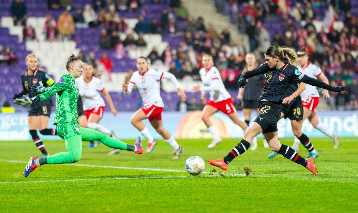 Tor Nummer zehn im Nationalteam blieb Eileen Campbell (Bild) ebenso versagt, wie ein Torerfolg der gesamten Mannschaft in den Play-off-Spielen gegen Polen.⇒apa