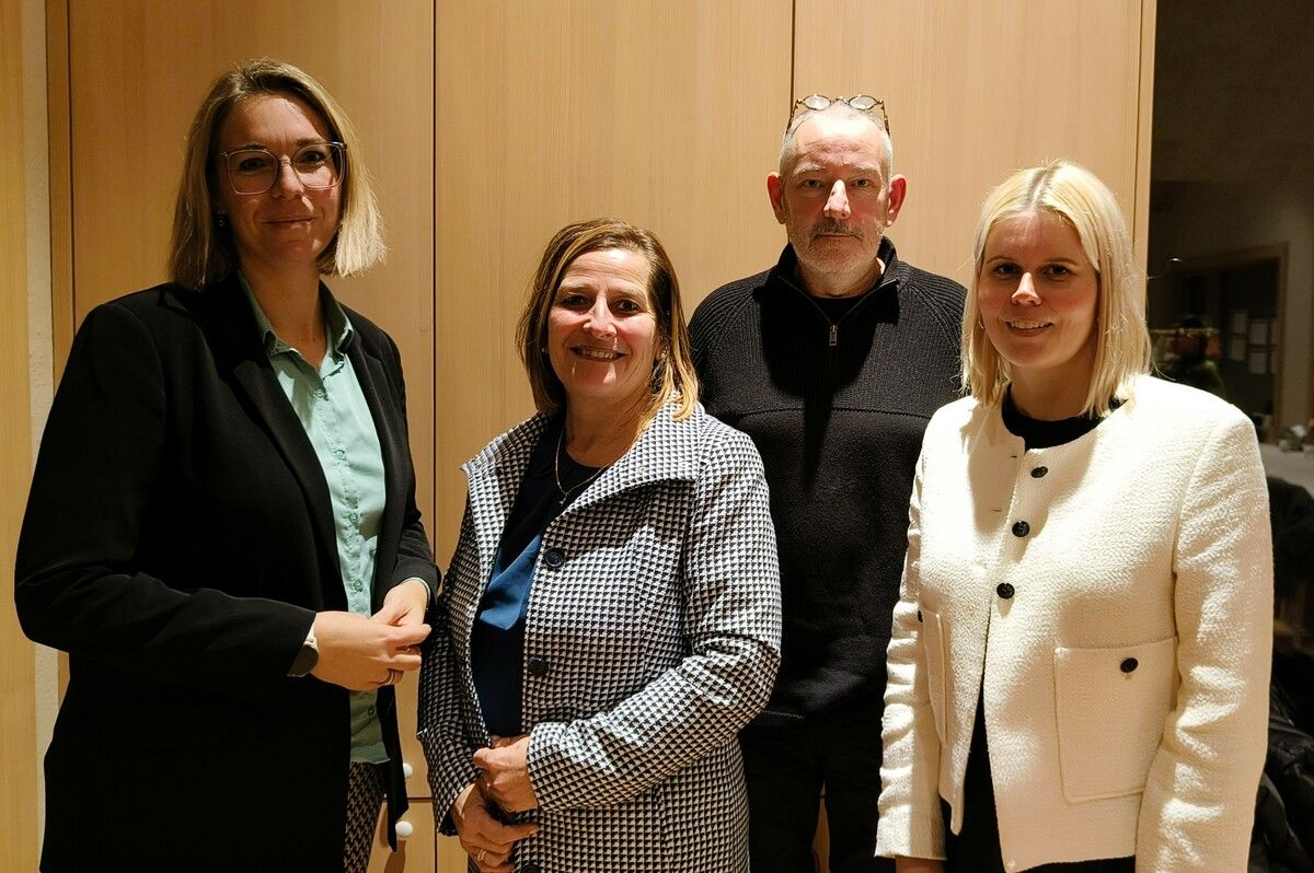 V.l: Katharina Fuchs, Kornelia Spiß, Matthias Mathis (externe Programmleitung familieplus) und Julia Berchtold. ⇒Pzwei/Magdalena Venier.