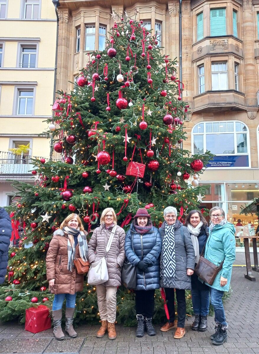 Vorarlberg 50plus Hohenems genoss einen stimmungsvollen Ausflug zum Weihnachtsmarkt in Konstanz am 28. November 2024. ⇒VORARLBERG 50plus Hohenems