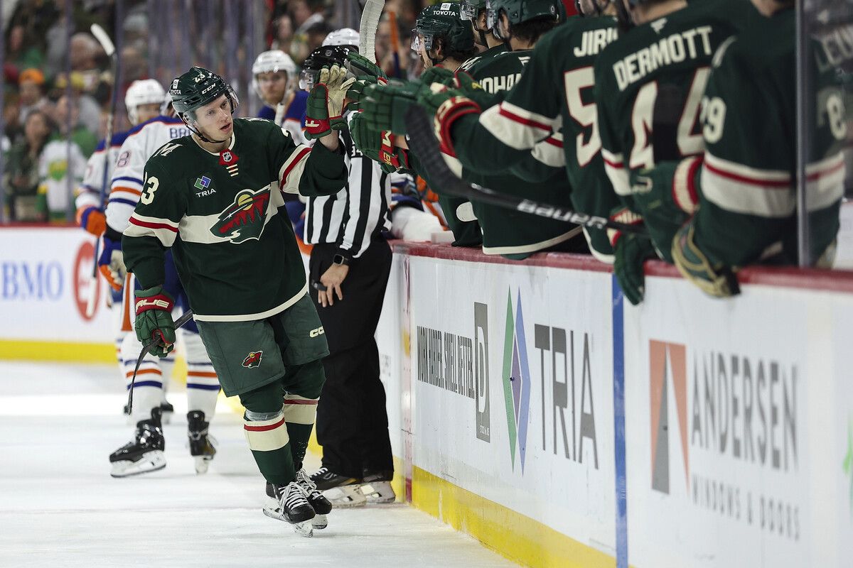 17. NHL-Treffer, Rekord-Eiszeit und die 80-Punkte-Marke geknackt. Nur mit einem Sieg gegen die Edmonton Oilers konnten Marco Rossi und Minnesota nicht dienen.⇒ap