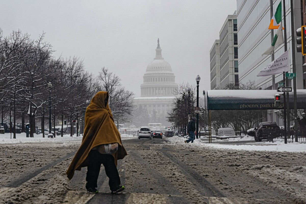 Auch in Washington sind die Menschen von Schnee und Eiseskälte betroffen. ⇒afp