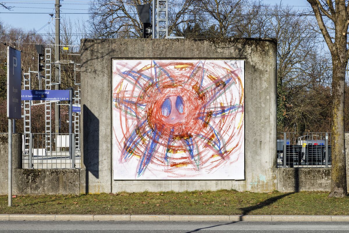 Bildende Kunst, Poesie und Performance sind für die Künstlerin wichtig. ⇒Markus Tretter