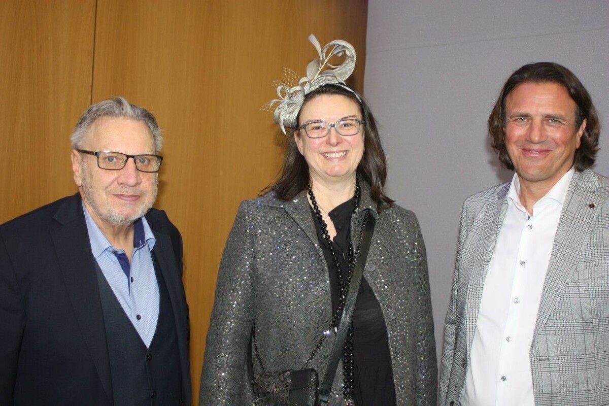 Bürgermeister Gerd Hölzl (r.) mit Margit Hinterholzer und Hansjörg Ellensohn gehen optimistisch ins neue Jahr. ⇒vn/tk (2)