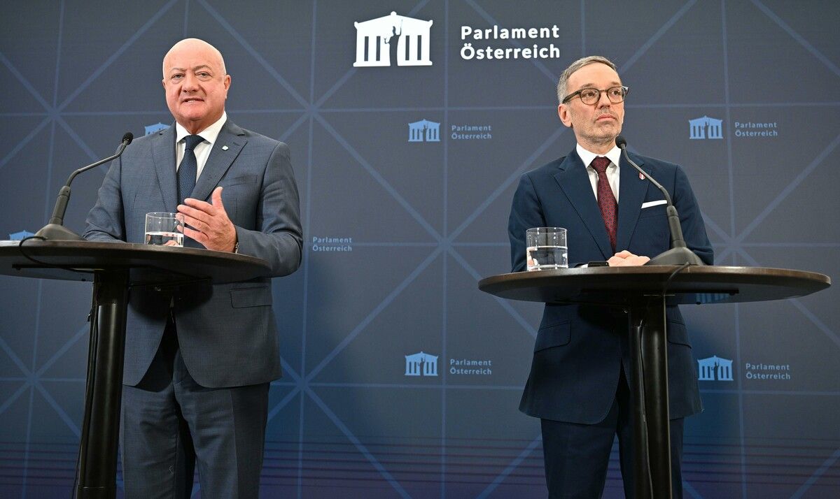 Christian Stocker (l.) mit Herbert Kickl: „Ich kann nicht garantieren, dass es zu einem Abschluss kommt.“ ⇒PA