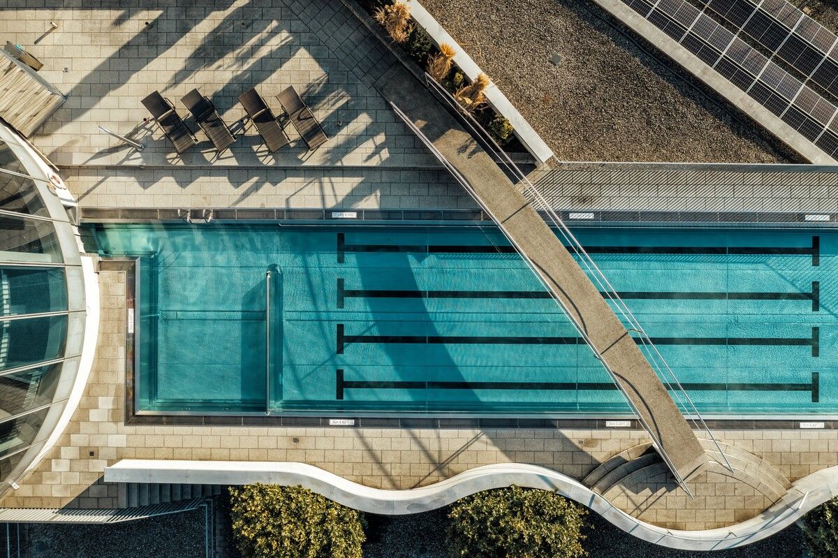 Das Hotel öffnet seine einzigartige Wellness- und Poollandschaft wieder für einheimische Gäste. ⇒A/Paul