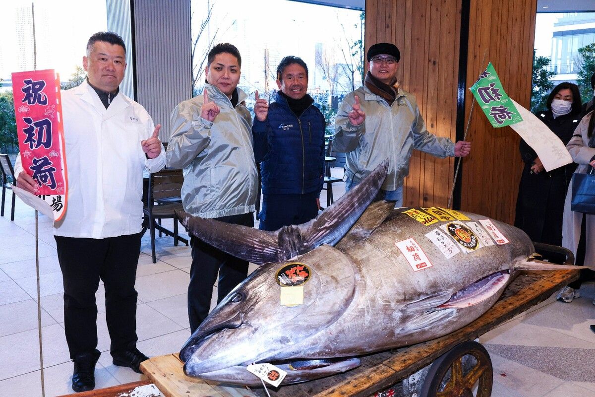 Der Blauflossenthunfisch wurde für knapp 1,3 Millionen Euro versteigert.⇒AFP