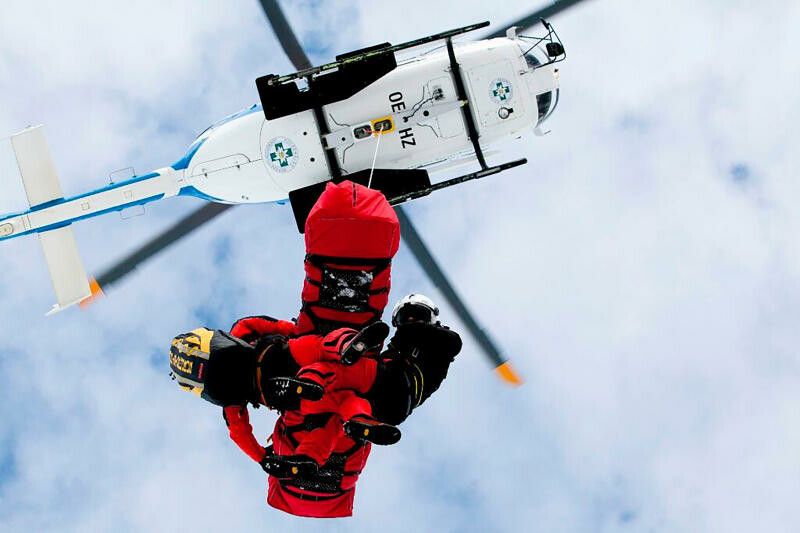 Der Verletzte wurde mit dem Rettungshubschrauber zum LKH Feldkirch geflogen. ⇒Symbol/Bergrettung Vorarlberg