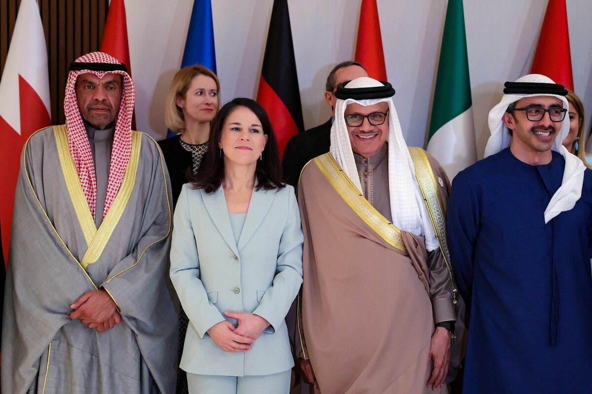 Die Außenminister von Kuwait, Abdullah Ali Al-Yahya, EU-Beauftragte Kaja Kallas, Deutschland, Annalena Baerbock,und Bahrain, Abdullatif bin Rashid al-Zayani.⇒AFP