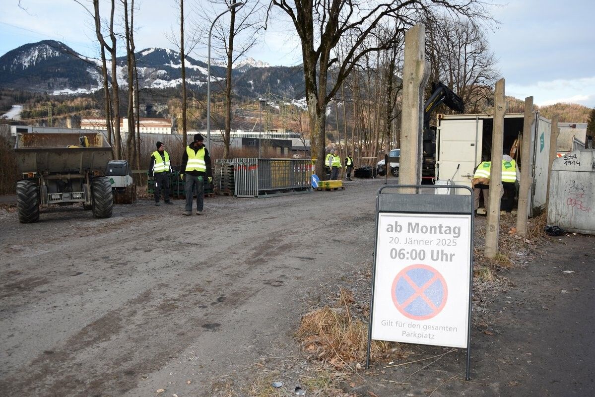 Die Bauarbeiten am Bahnhof Bludenz schränken vorübergehend die Nutzung der Fahrradabstellplätze ein.⇒Stadt Bludenz