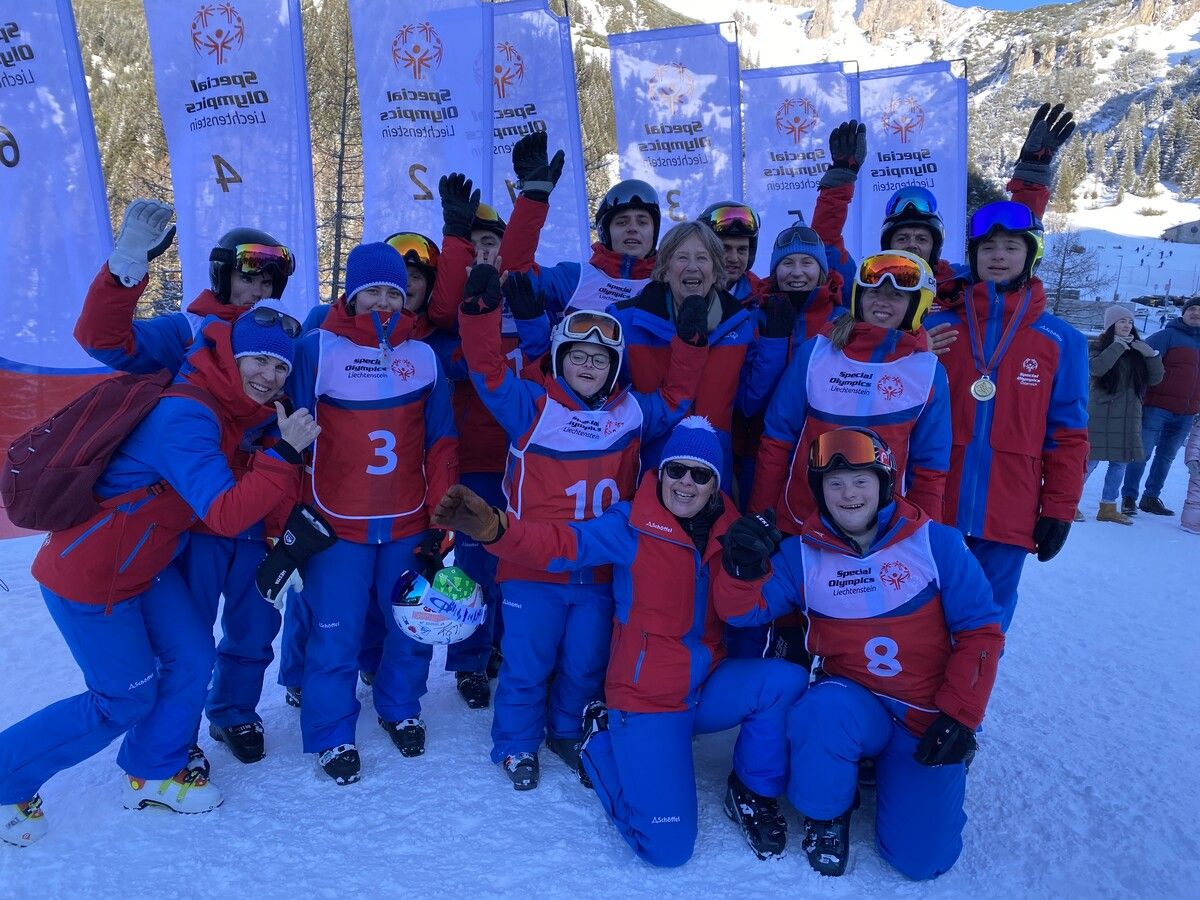 Die elf Aktiven von Special Olympics Vorarlberg holten bei den Liechtensteiner Winterspielen in Malbun insgesamt vier Goldene, drei Silberne und eine Bronzene.⇒