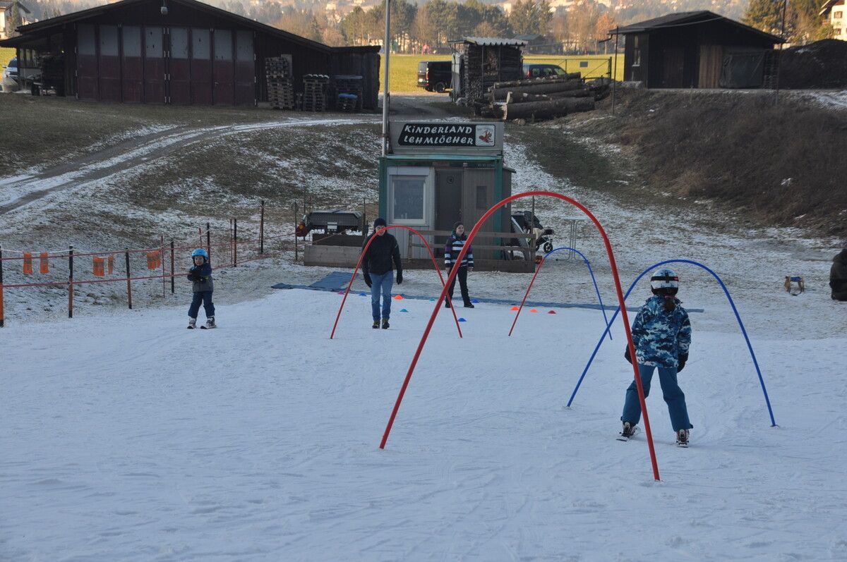 Die kleine Piste ist zum Erlernen des Skifahrens bestens geeignet. ⇒HAB