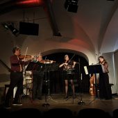 Weltberühmtes Streichquartett sucht . . .