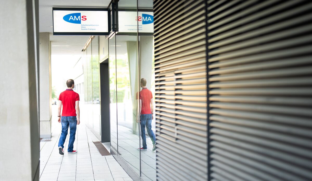 Die Sparpläne von FPÖ und ÖVP betreffen auch jene, die neben Arbeitslosengeld oder Notstandshilfe geringfügig dazuverdienen. ⇒APA/Hochmuth