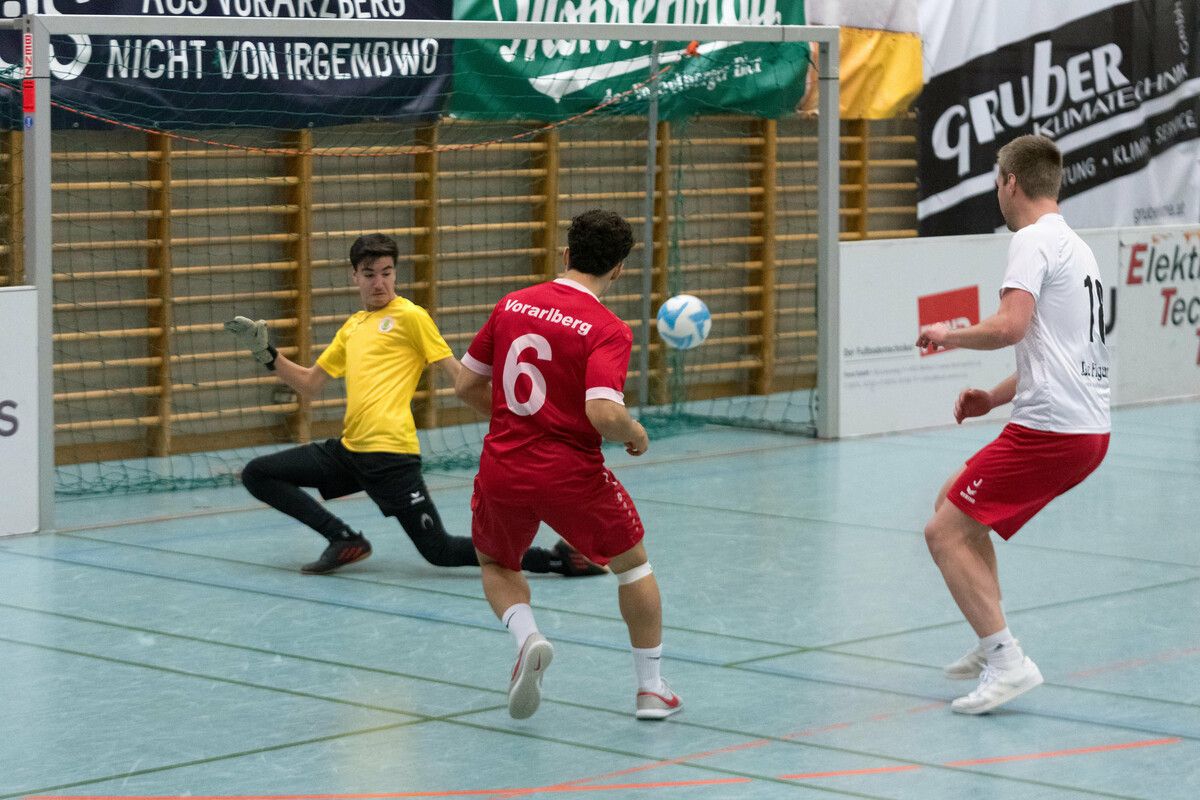 Die U-18-Mannschaft der Akademie trumpfte anfangs groß auf, im ersten Spiel wurden die Juniors des FC Dornbirn mit 5:0 besiegt. Doch dann verlor man die Nerven.⇒VN-Stiplovsek