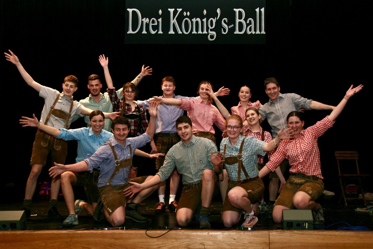 Dreikönigsball 2025: Unterhaltung, Musik und Tanz im Sonnenbergsaal – ein gelungener Abend für alle Generationen. ⇒Verein
