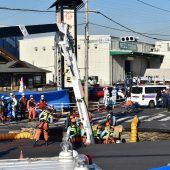 Japan bangt um Lkw-Fahrer in Erdloch