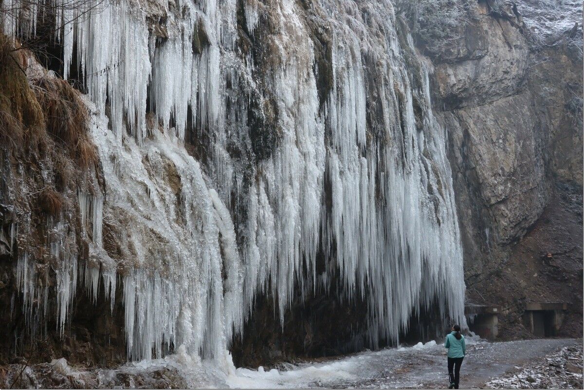 Ein Naturschauspiel ist derzeit das Rote Tor in Rankweil. ⇒VN/TK