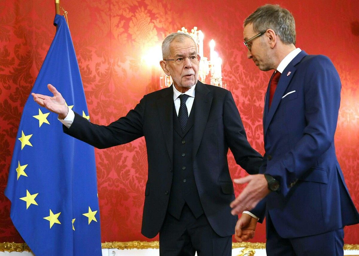 Bundespräsident Alexander Van der Bellen (l.) trifft Herbert Kickl heute wieder zu Gesprächen. ⇒APA