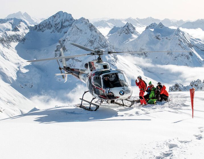 Früher konnten sich Wintersportler mit dem Hubschrauber auf den Mehlsack oder das Schneetäli fliegen lassen. Es ist offen, ob das bald wieder möglich ist. ⇒LZT