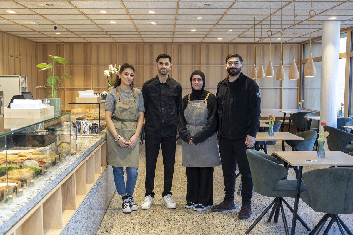 Halil und Yusuf Dogan mit ihrer Schwester Esma und Mitarbeiterin Melissa. ⇒vn/paulitsch
