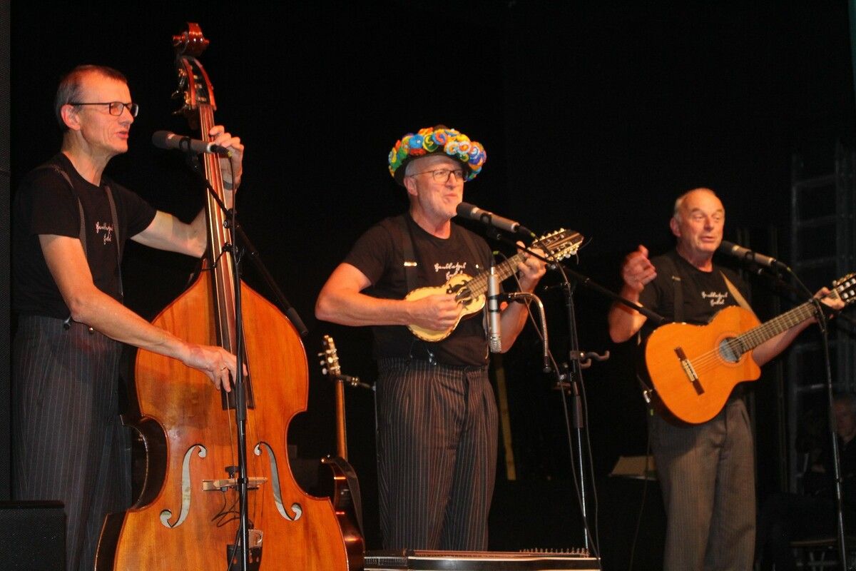 Hanskaspas Enkel gehen demnächst wieder auf Tournee. ⇒peter strauss