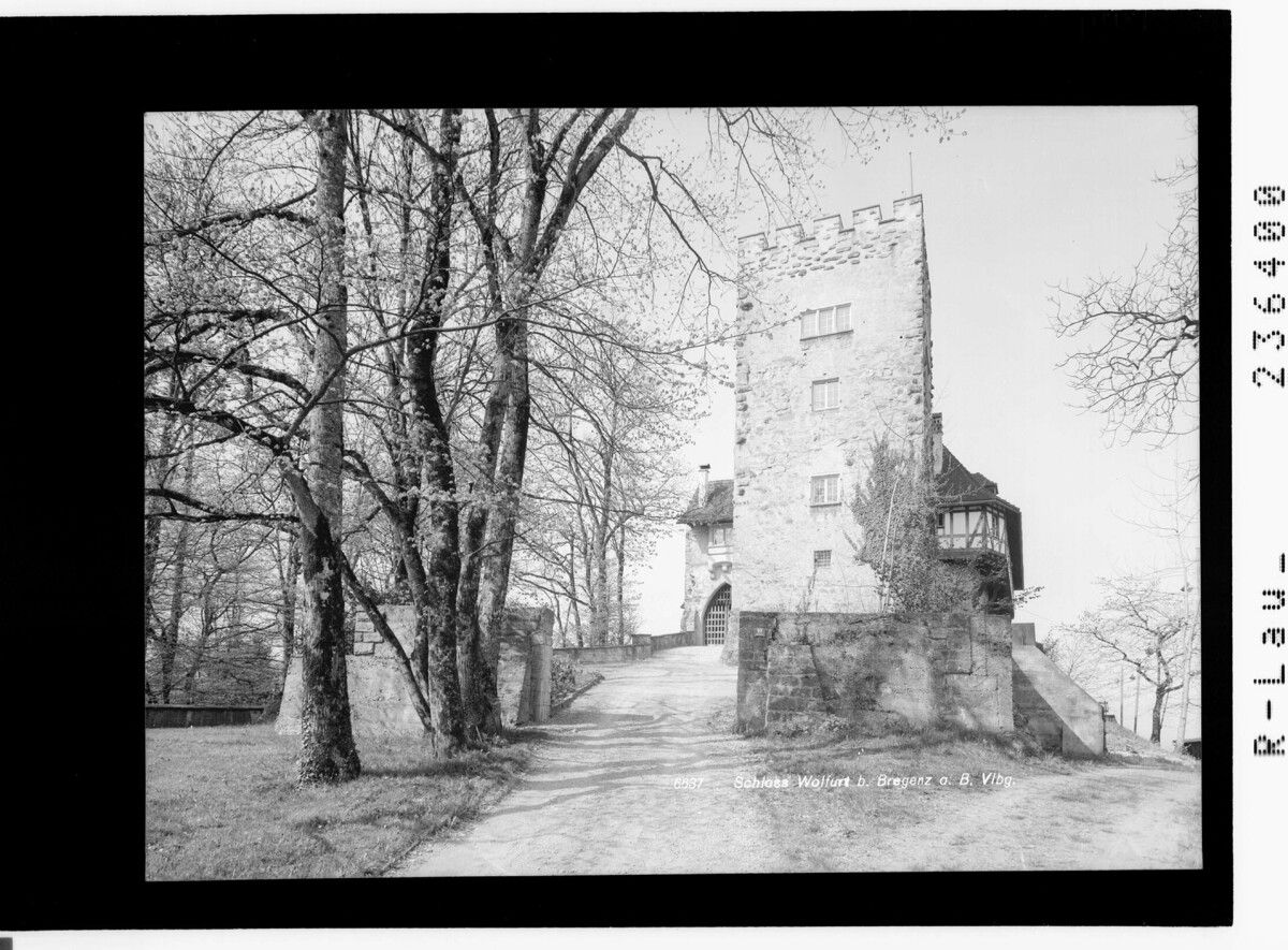 Heute befindet sich Schloss Wolfurt im Besitz der Gemeinde. Dieses Foto wurde vor 1965 gemacht.