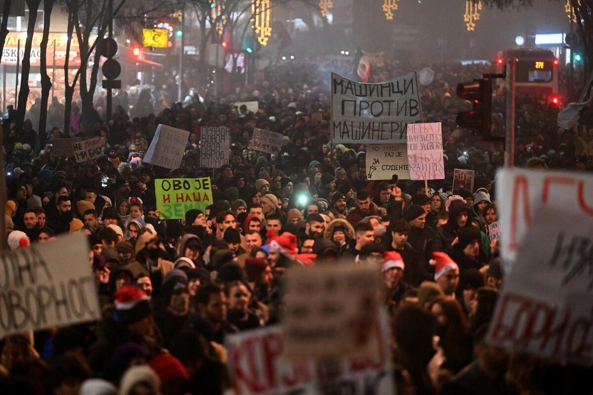 In Serbien wurde auch am Silvesterabend demonstriert, nachdem im November 15 Menschen beim Einsturz eines Bahnhofdachs starben. AFP