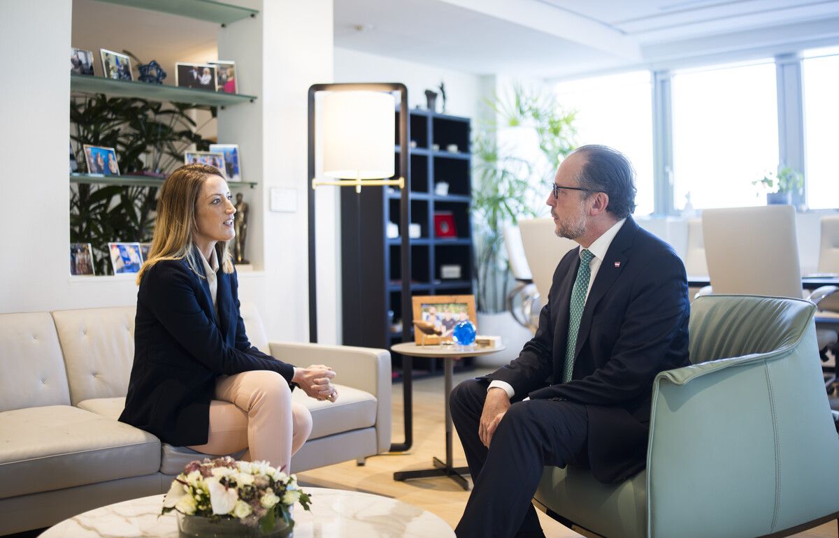 Interimskanzler Alexander Schallenberg versicherte bei seinem Antrittsbesuch in Brüssel, Österreich sei und bleibe ein starker, verlässlicher Partner.⇒ APA/BKA