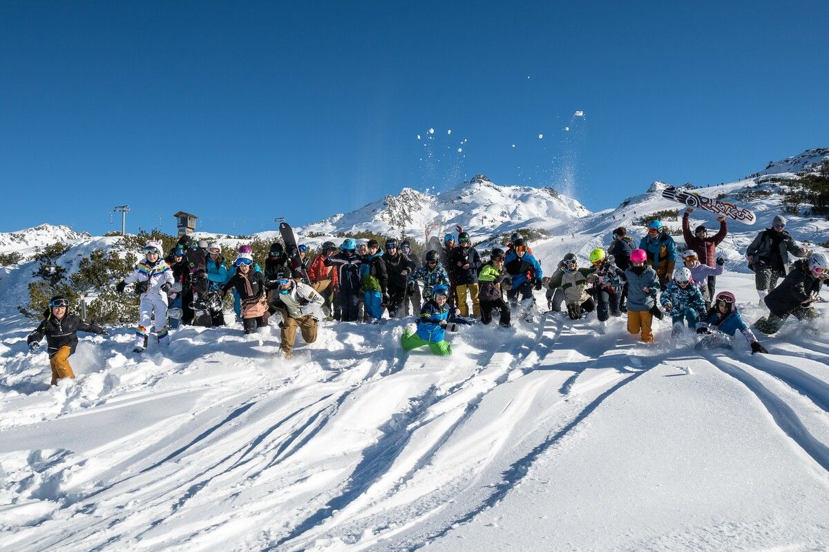 Jedes Jahr fährt die Offene Jugendarbeit Vorarlberg mit jungen Leuten ins Klostertal.⇒OJA