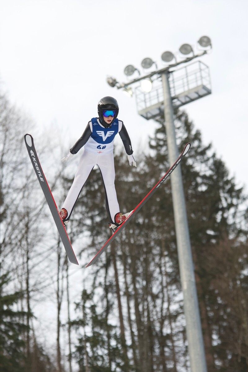 Kinder können in Tschagguns ins Skispringen schnuppern.⇒Ski Club Montafon