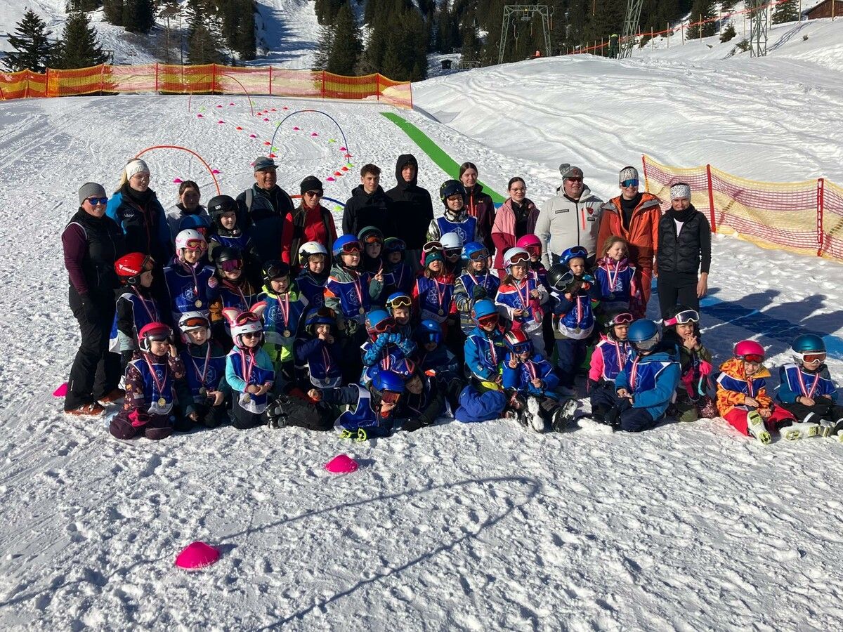 Kinder- und Schülerskikurs 2024 des WSV Nofels: Vier sonnige Tage voller Spaß, Teamgeist und sportlicher Erfolge in Brand.⇒Verein