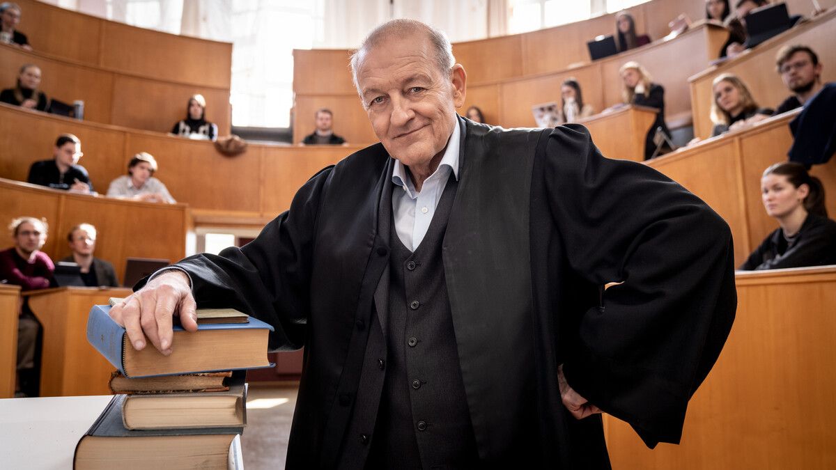 Leonard Lansink lockt als Georg Wilsberg regelmäßig mehrere Millionen Zuschauer vor den Fernseher.⇒ZDF/Thomas Kost