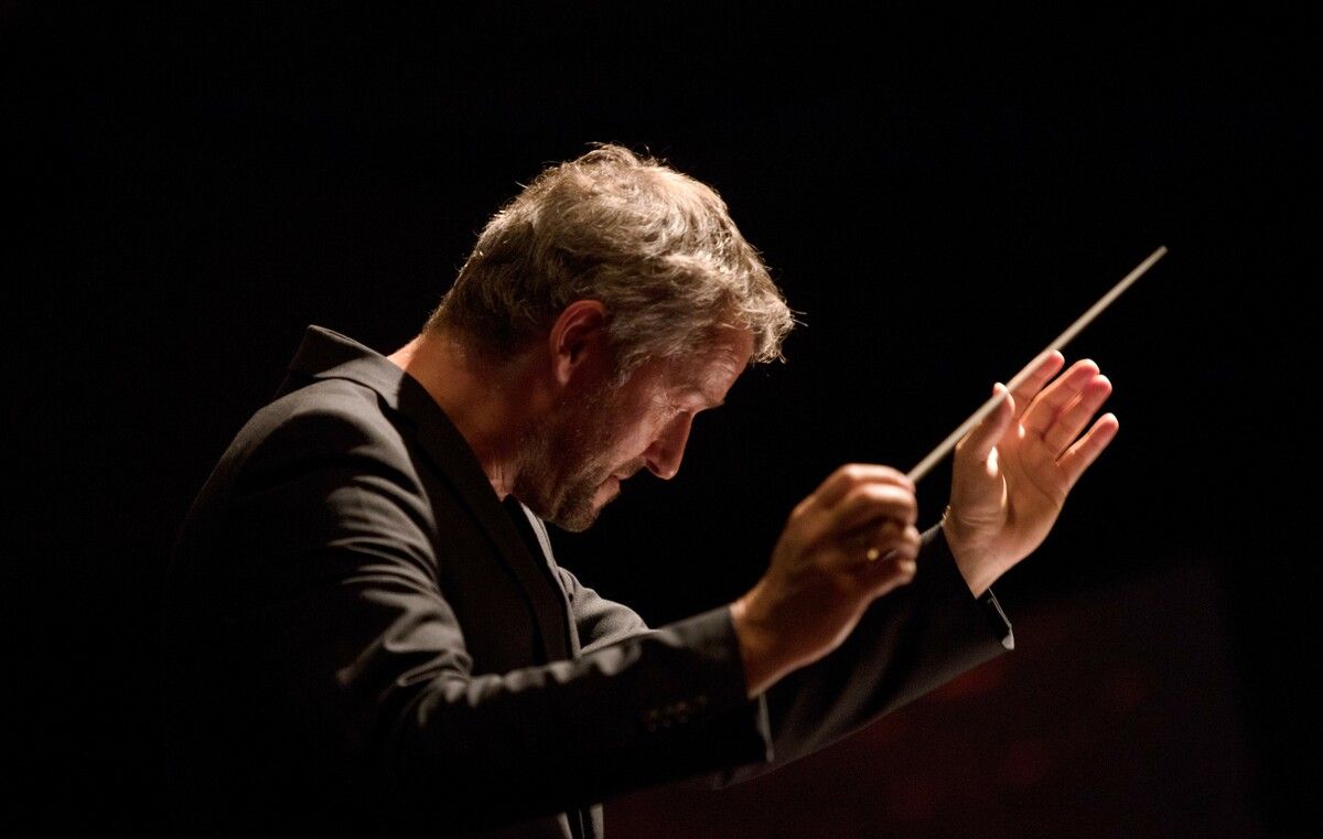 Markus Poschner, Chefdirigent des Bruckner Orchesters.⇒ALEX HALADA / AFP