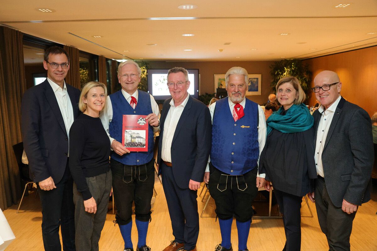 Markus Wallner, Sabine Oberhöller, Martin Jussel, Nikolaus Netzer, Guntram Sauerwein, Barbara Schöby-Fink und Dieter Oberhöller.